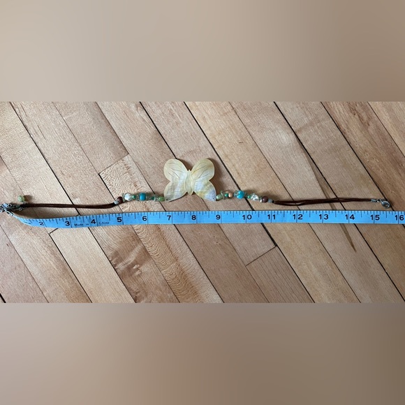 American Eagle Butterfly Shell Necklace - Picture 4 of 4